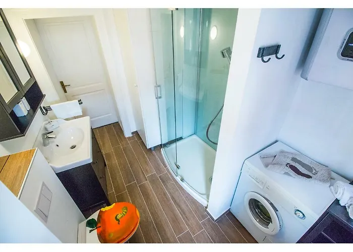 Tiramola 아파트 *