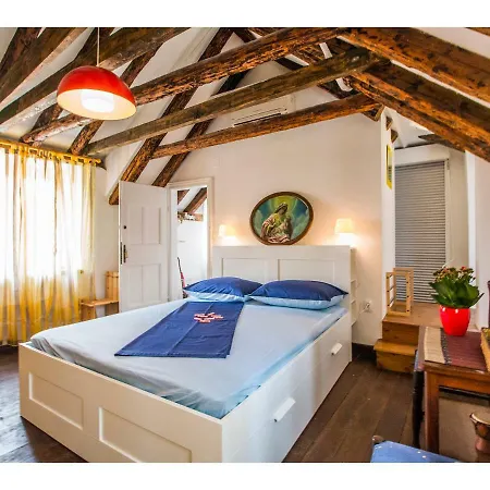 Tiramola Apartmán *